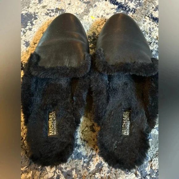 Michael Kors Slides - Picture 1 of 3